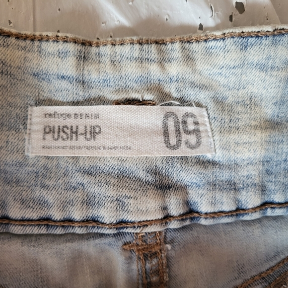 Refuge Light Blue Distressed Jean Shorts, Size 9 (30) - Picture 3 of 4